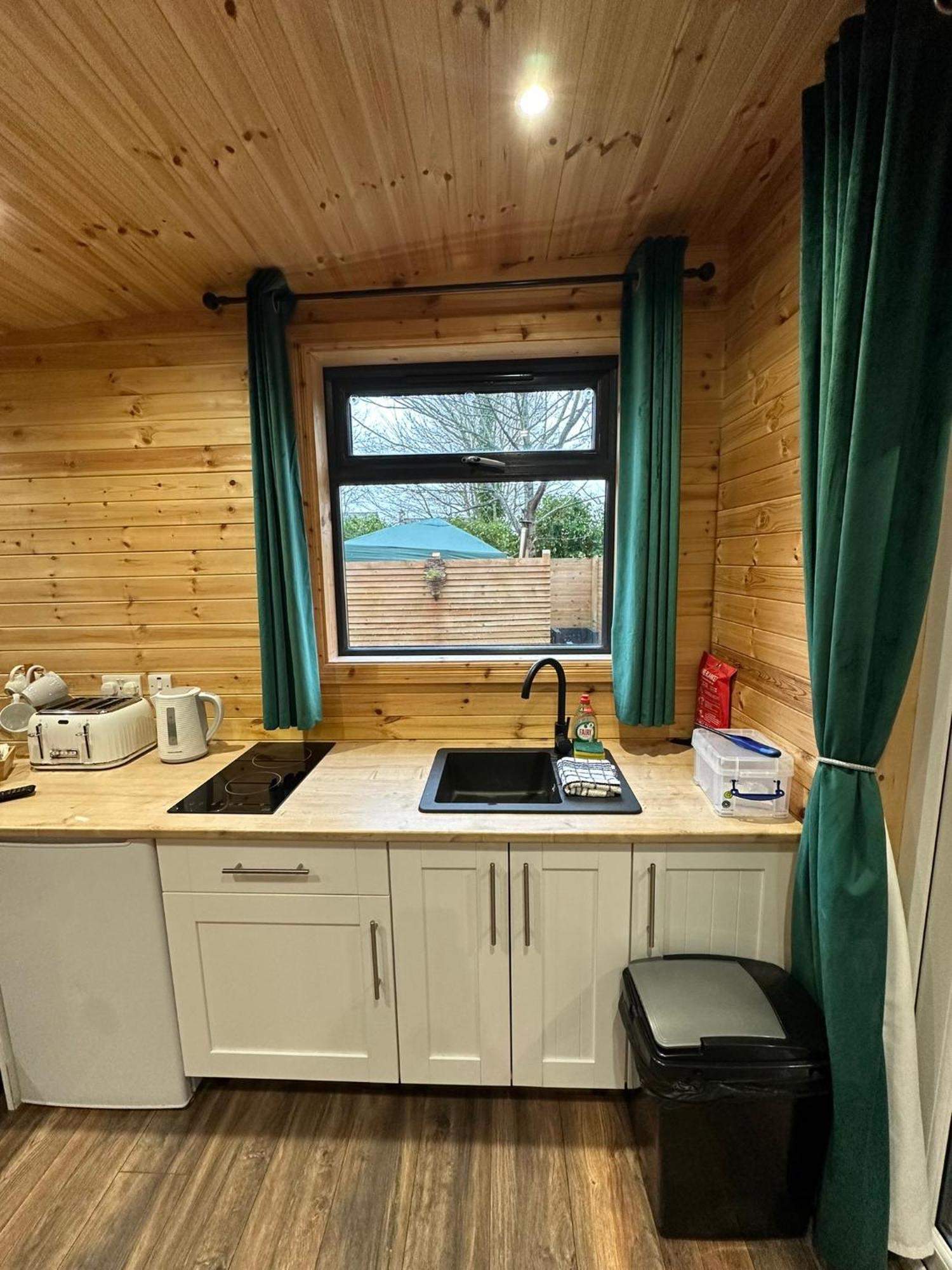 The Secret Garden - Hot Tub North Coast Stay Garvagh Exterior foto